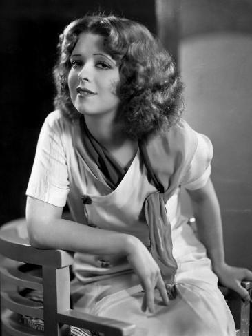 [Image: clara-bow-1933_i-G-37-3707-PEAAF00Z.jpg]