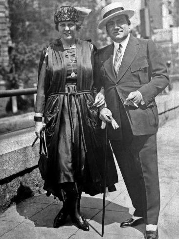Dorothy+Benjamin+Caruso Enrico Caruso and His Wife, Dorothy Park Benjamin, Take a Walk on ...