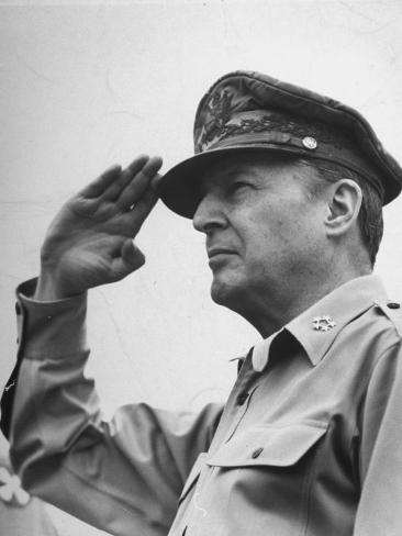 Gen Douglas Macarthur