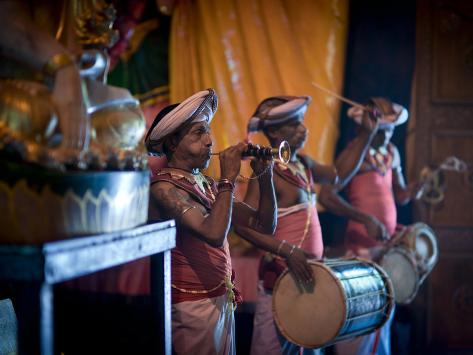 Navam Perahera
