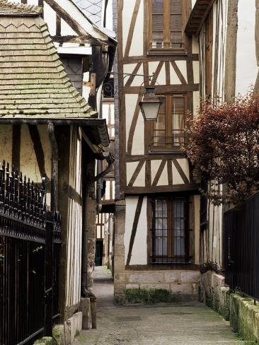 Narrow Alleyway