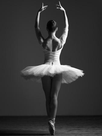 ballet dancers black and white