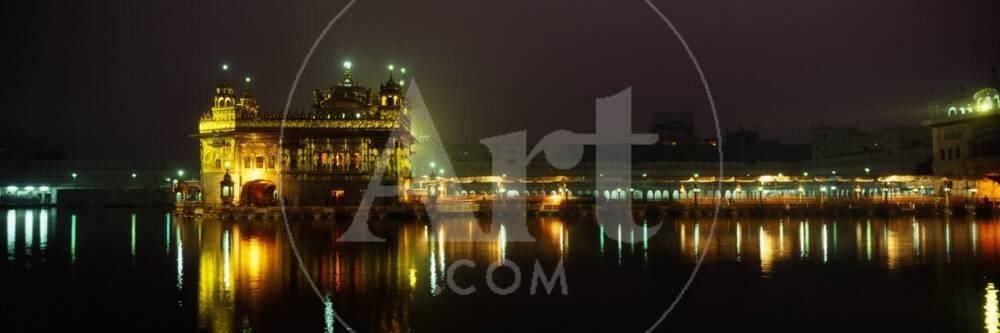 Temple Lit Up at Night, Golden Temple, Amritsar, Punjab ...