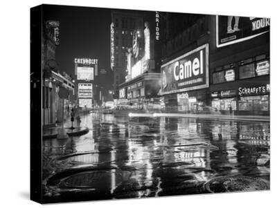 '1950s Wet Rainy Streets of Times Square at Night Neon ...