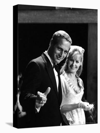 Actors Paul Newman and Joanne Woodward-Mark Kauffman-Premier Image Canvas