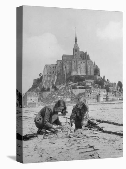 American Travelers Building a Sand Replica of France's Medieval Abbey at Mont Saint Michel-Yale Joel-Premier Image Canvas