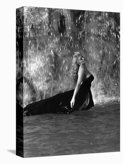 Anita Ekberg, La Dolce Vita, Federico Fellini, 1960 (b/w photo)-null-Stretched Canvas