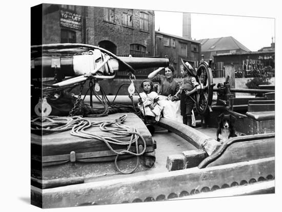 Barge Family on a Dumpy Barge, London, C1905-null-Premier Image Canvas