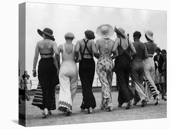 Beach Pyjamas-Hulton Archive-Premier Image Canvas