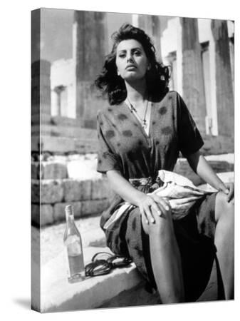 'Boy on a Dolphin, Sophia Loren, 1957' Photo - | Art.com