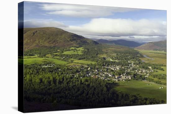 Braemar Village, Scotland, UK-Duncan Shaw-Premier Image Canvas