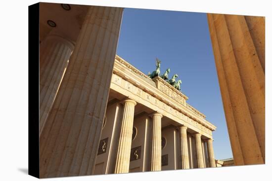 Brandenburg Gate (Brandenburger Tor) at sunrise, Quadriga, Berlin Mitte, Berlin, Germany, Europe-Markus Lange-Premier Image Canvas