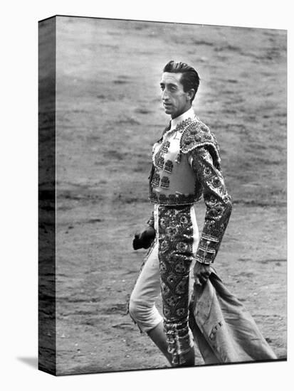 Bullfighter Manolete Accepting Applause of Crowd After Dispatching his Second Bull of the Afternoon-Tony Linck-Premier Image Canvas