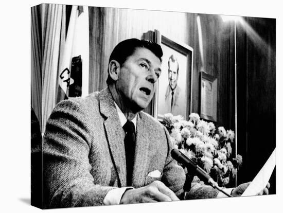 California Gov Ronald Reagan Speaking with Newsmen, Jan 3, 1971-null-Stretched Canvas