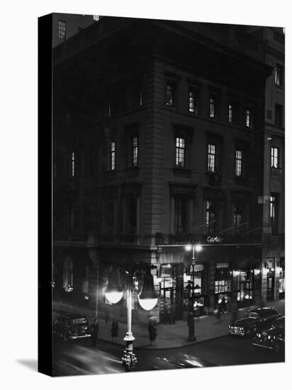 Cartier's Jewelry Store on Corner of Fifth Avenue and 52nd Street-Alfred Eisenstaedt-Premier Image Canvas