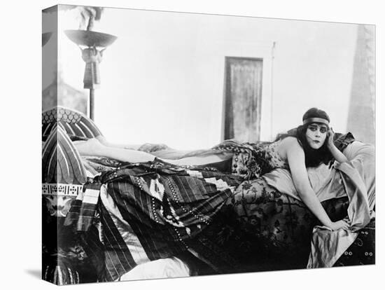 Cleopatra, 1917-null-Premier Image Canvas