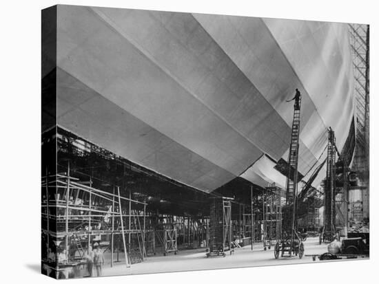 Construction of Airship-null-Premier Image Canvas