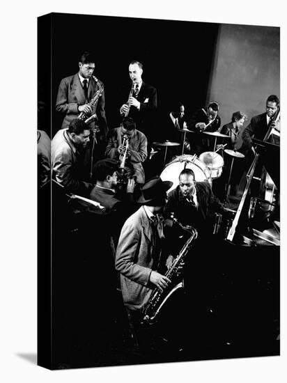 Count Basie at Piano, Lester Young on Sax, Dizzy Gellespie, Mezzrow on Clarinet, Gjon Mili's Studio-Gjon Mili-Premier Image Canvas