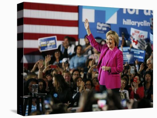 DEM 2016 Clinton-John Locher-Premier Image Canvas