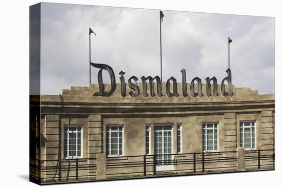 Dismaland-Banksy-Premier Image Canvas