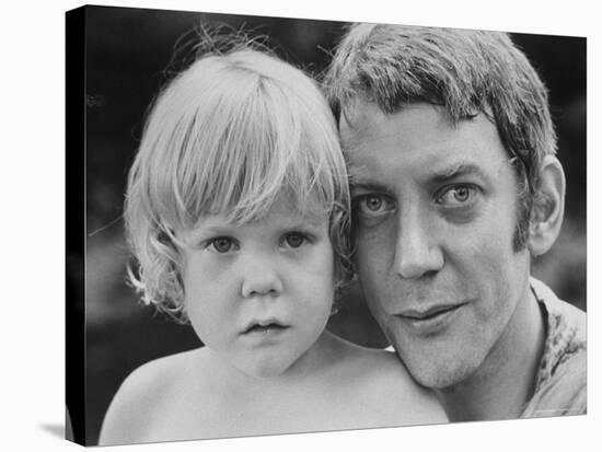 Donald Sutherland with Son Kiefer-Co Rentmeester-Premier Image Canvas