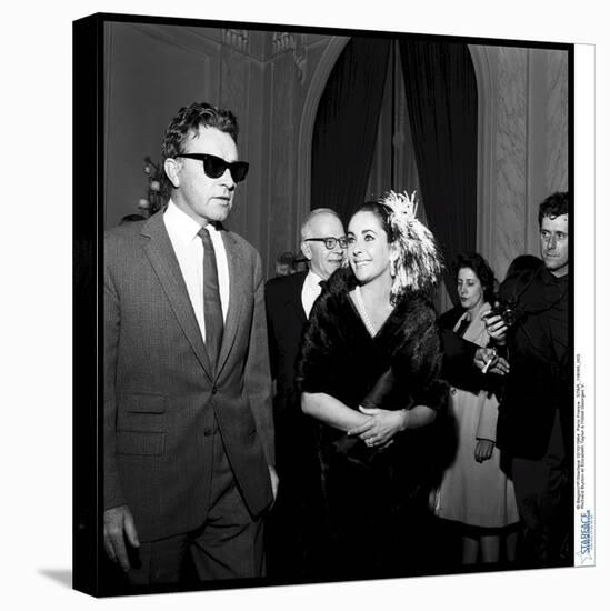 Elizabeth Taylor and Her Husband Richard Burton at a Party-Therese Begoin-Premier Image Canvas