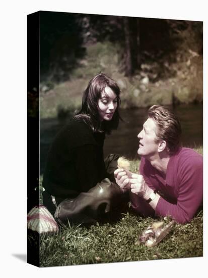 Elsa Martinelli and Kirk Douglas sur le tournage du film La Riviere by nos Amours THE INDIAN FIGHTE-null-Stretched Canvas