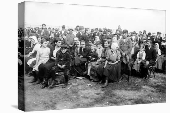 European Immigrants Arriving at Ellis Island, 1907-null-Stretched Canvas