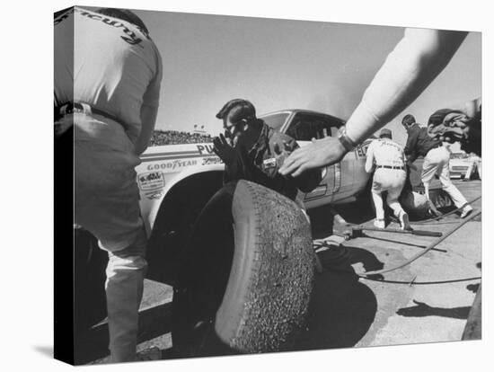 Expert Mechanics Making Repairs on a Car During the Daytona 500 Race-null-Premier Image Canvas