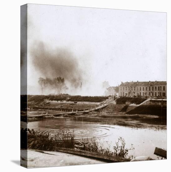 Explosion, Nieuwpoort, Flanders, Belgium, c1914-c1918-Unknown-Premier Image Canvas