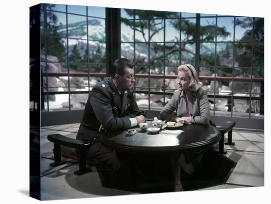 Flamme sur l'Asie The Hunters by DickPowell with Robert Mitchum and May Britt, 1958 (photo)-null-Stretched Canvas