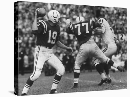 Game Between the Baltimore Colts Vs. the Chicago Bears-George Silk-Premier Image Canvas