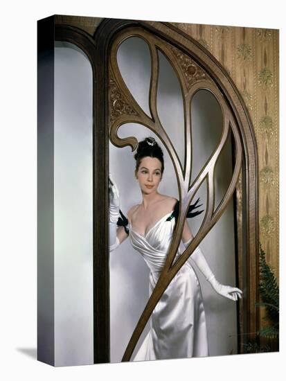 GIGI, 1958 directed by VINCENTE MINNELLI Leslie Caron (photo)-null-Stretched Canvas