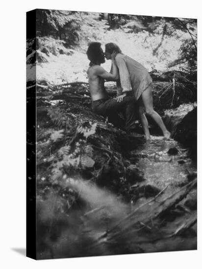 Hippie Couple Kissing at Woodstock Music Festival-Bill Eppridge-Premier Image Canvas