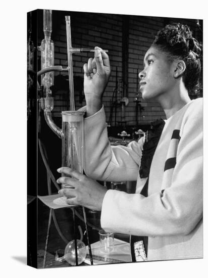 Howard University Student Working in Laboratory-Alfred Eisenstaedt-Premier Image Canvas