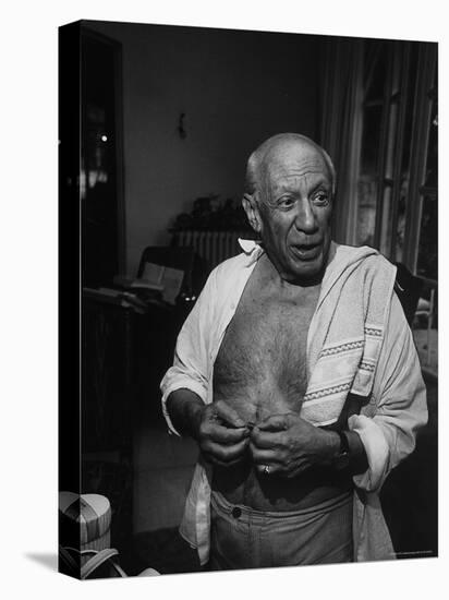 Informal Portrait of Artist Pablo Picasso at Notre Dame de Vie, His Home in Mougins-Gjon Mili-Premier Image Canvas