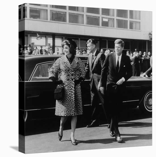 Jackie Kennedy Depart for India in Oleg Cassini Leopard Skin Coat, Mar. 8, 1962-null-Stretched Canvas