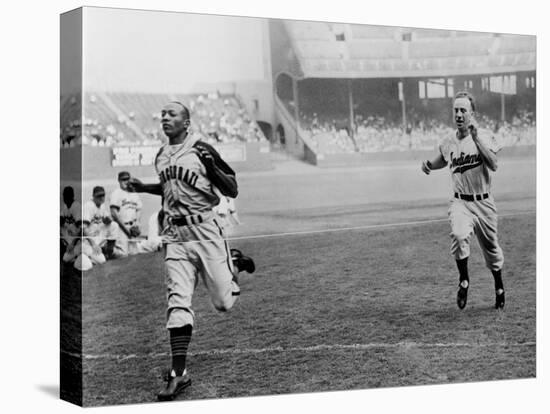 Jesse Owens Beating Baseball Player George Case in 100-Yard Dash in 1946-null-Stretched Canvas