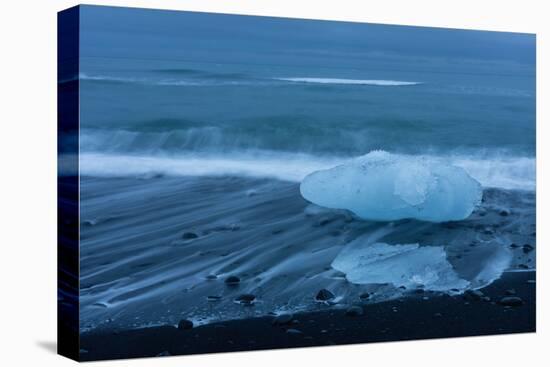 Jškulsarlon, Iceberg Remains on the Atlantic Beach-Catharina Lux-Premier Image Canvas