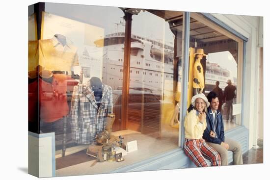 July 1973: Shopping Bermuda-Alfred Eisenstaedt-Premier Image Canvas
