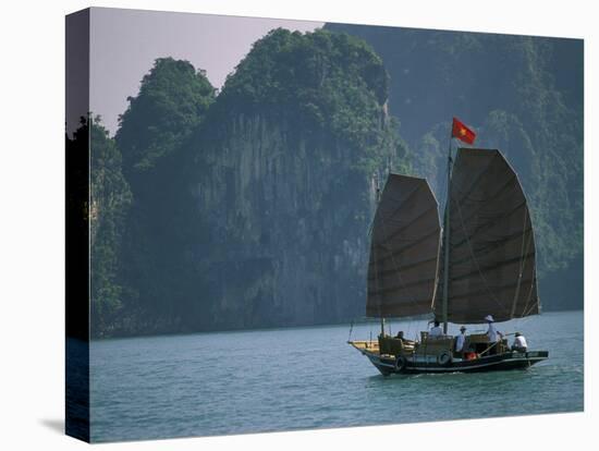 Junk Sailing, Ha Long Bay, Vietnam-Keren Su-Premier Image Canvas