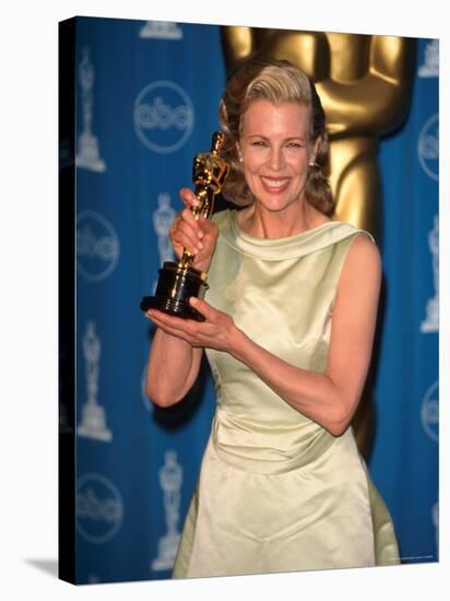 Kim Basinger Holding Her Oscar in Press Room at Academy Awards-Mirek Towski-Premier Image Canvas