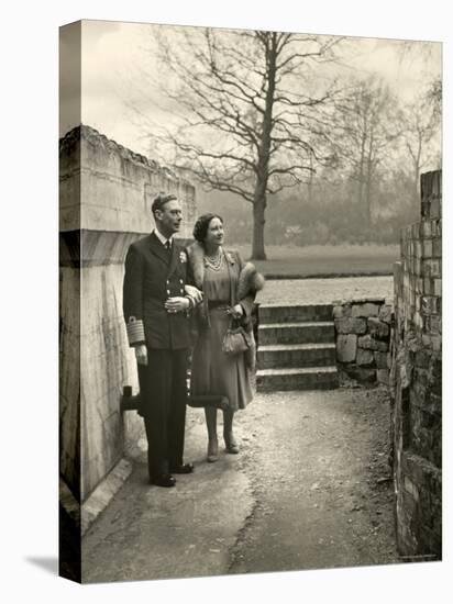 King George VI and the Her Majesty Queen Elizabeth the Queen Mother Taking a Stroll, England-Cecil Beaton-Premier Image Canvas