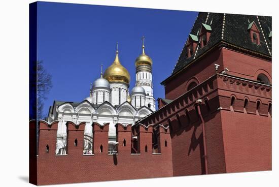 Kremlin Wall And Grand Kremlin Palace Moscow Russia Stretched Canvas Print Art Com