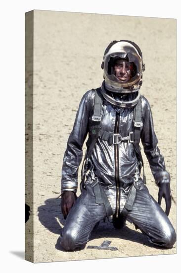 L'Etoffe des heros (The Right Stuff) by PhilipKaufman with Sam Shepard, 1983 (photo)-null-Stretched Canvas