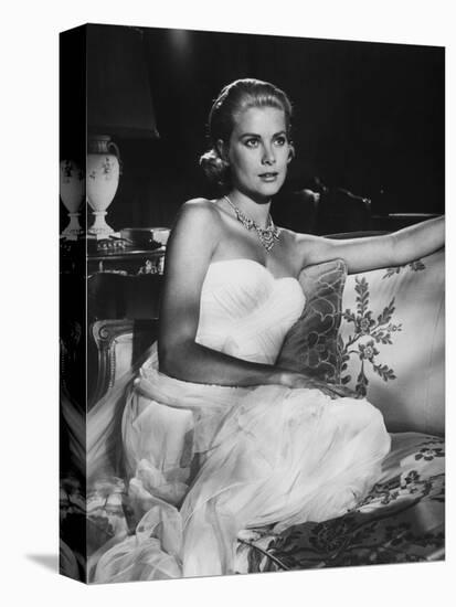 La Main au Collet TO CATCH A THIEF by AlfredHitchcock with Grace Kelly, 1955 (b/w photo)-null-Stretched Canvas