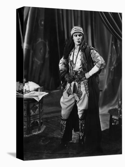 Le fils du Cheik The son of the Sheik by GeorgeFitzmaurice with Rudolph Valentino, 1926 (b/w photo)-null-Stretched Canvas