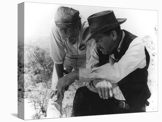 Le realisateur Sam Peckinpah and William Holden sur le tournage du film La Horde Sauvage THE WILD B-null-Stretched Canvas