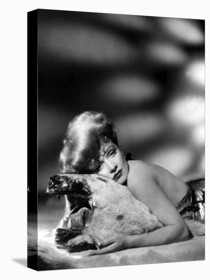 Les Ecumeurs THE SPOILERS by Ray Enright with Marlene Dietrich, 1942 (b/w photo)-null-Stretched Canvas