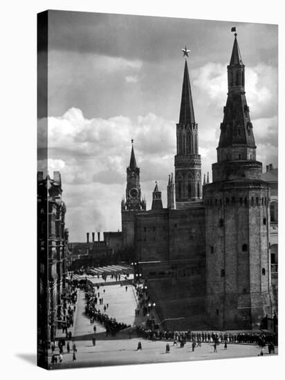 Line of Russians Along Street in Front of the Kremlin-Margaret Bourke-White-Premier Image Canvas